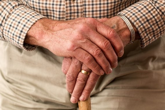 Болезнь Альцгеймера – враг пожилых людей