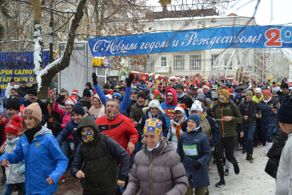 «Ростелеком» в Ростове-на-Дону поддержал забег в честь нового года